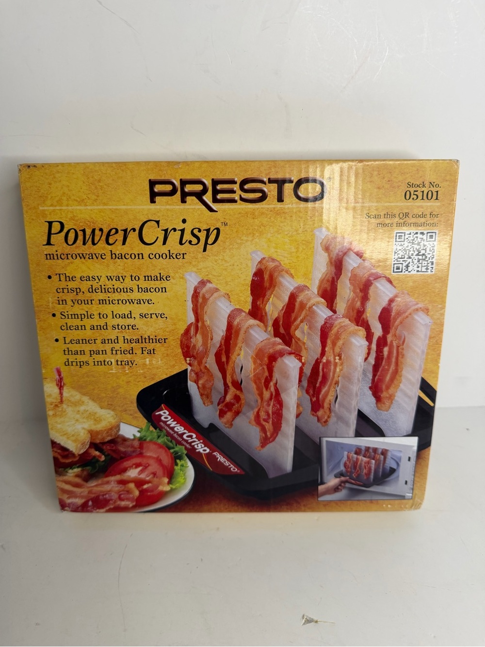 Presto PowerCrisp Microwave Bacon Cooker, Black/White Plastic, Model 05101